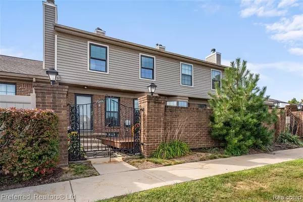 Farmington Hills, MI 48331,30998 W Country Bluff W 27 187