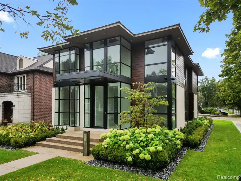 512 Wallace Street, Birmingham, MI 48009