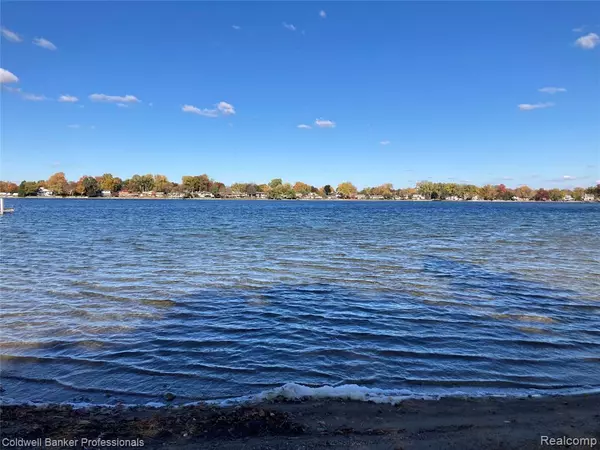 Waterford Twp, MI 48329,3436 Adams Shore Drive