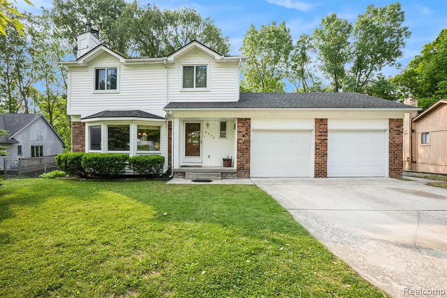 2358 Highfield Road, Waterford Twp, MI 48329