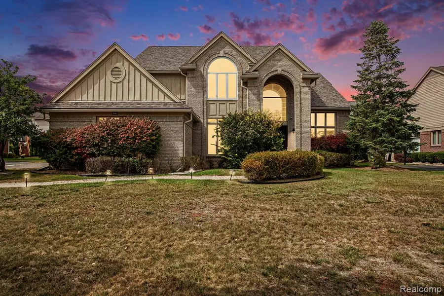 6618 Shadowood Drive, West Bloomfield Twp, MI 48322