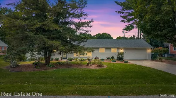 Commerce Twp, MI 48390,1904 Meadow Ridge Drive