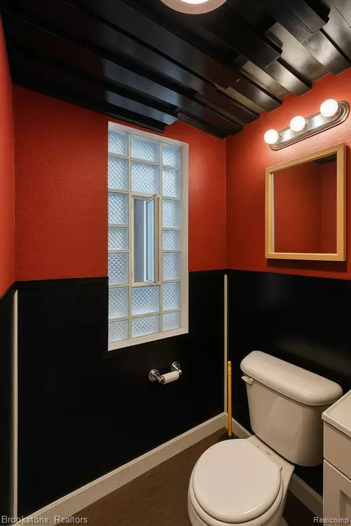 Detroit, MI 48224,17156 E Warren Avenue