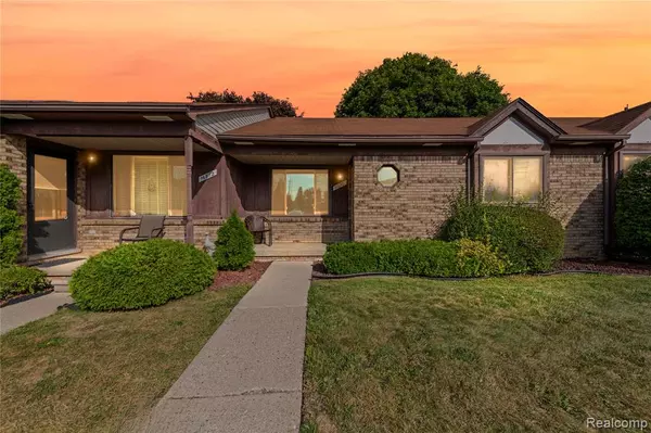 16870 Kingsbrooke Drive, Clinton Twp, MI 48038