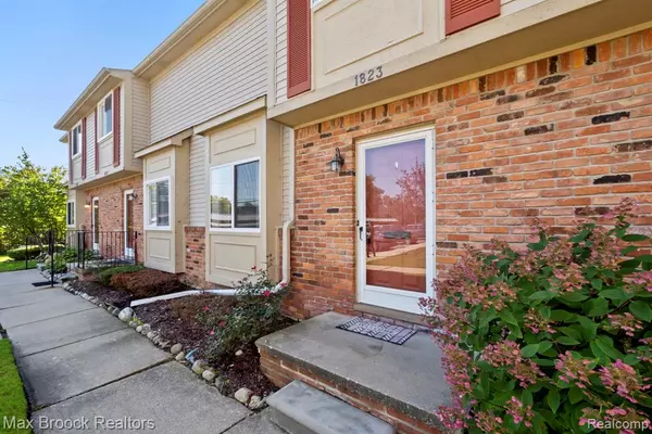 Royal Oak, MI 48073,1823 Torquay Avenue