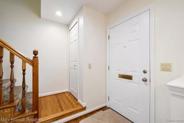 Royal Oak, MI 48073,1823 Torquay Avenue