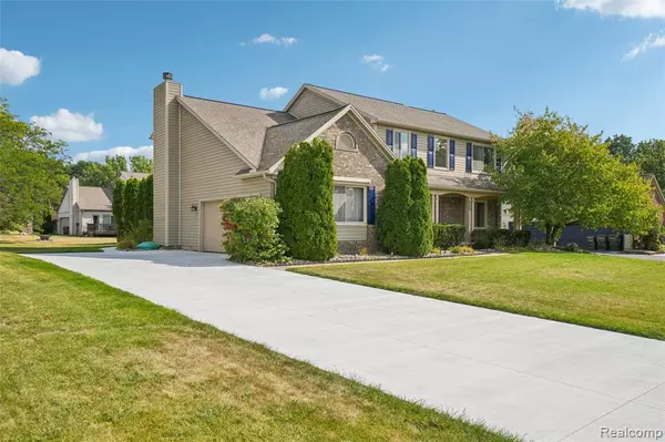 Orion Twp, MI 48360,2069 W View Court