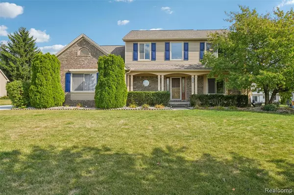 Orion Twp, MI 48360,2069 W View Court