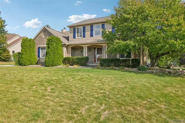 Orion Twp, MI 48360,2069 W View Court