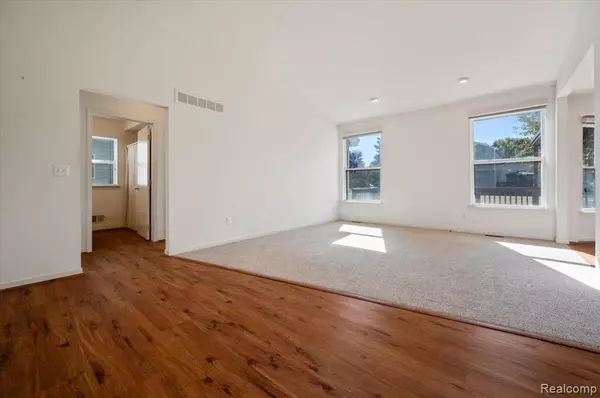 Wixom, MI 48393,913 Rikki Ann Court