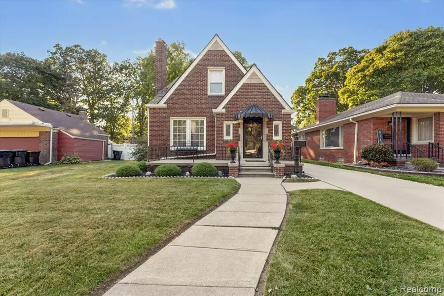2486 Edgemont Street, Trenton, MI 48183