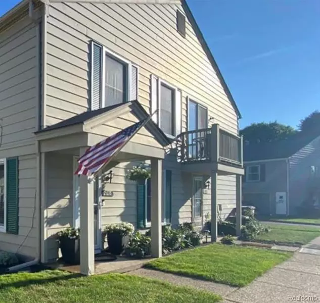2635 THORNBRIER, Orion Twp, MI 48360