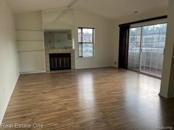 West Bloomfield Twp, MI 48322,6621 Bellows Court