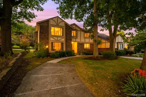 1938 Kilburn Road N, Rochester Hills, MI 48306