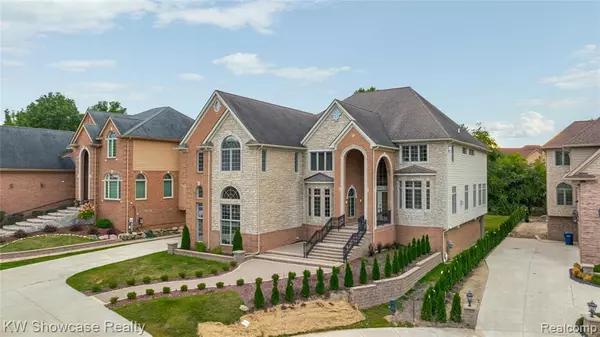 West Bloomfield Twp, MI 48322,5512 Essex Court