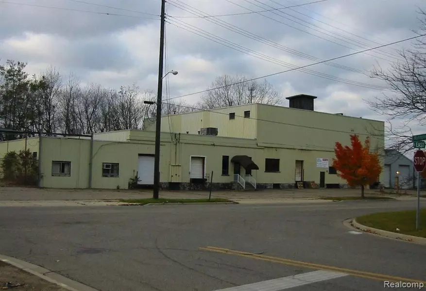 619 E WASHINGTON Avenue, Jackson, MI 49203