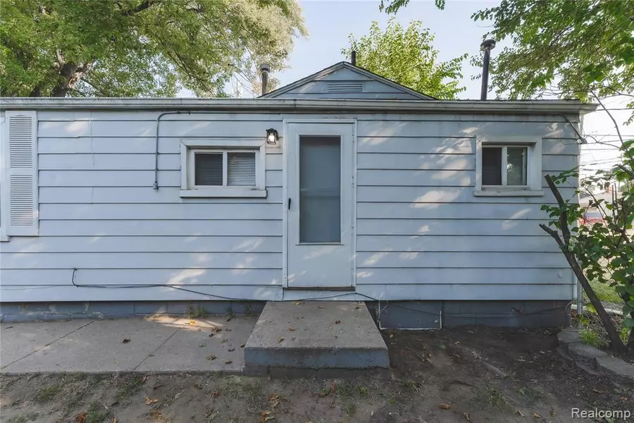 4901 Cornell Street, Dearborn Heights, MI 48125