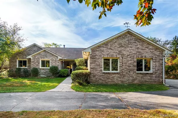 Leonard Vlg, MI 48367,990 Brewer Road