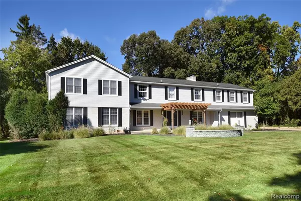 5100 Kings Gate Way, Bloomfield Twp, MI 48302