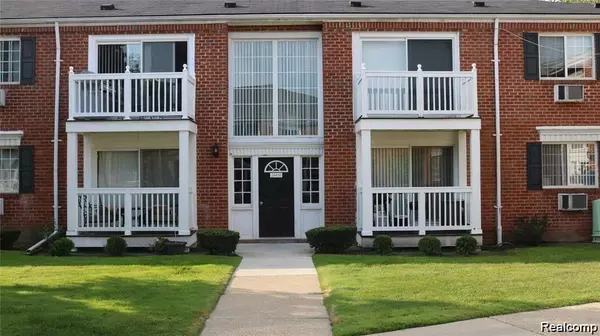 2400 Parmenter Boulevard, Royal Oak, MI 48073