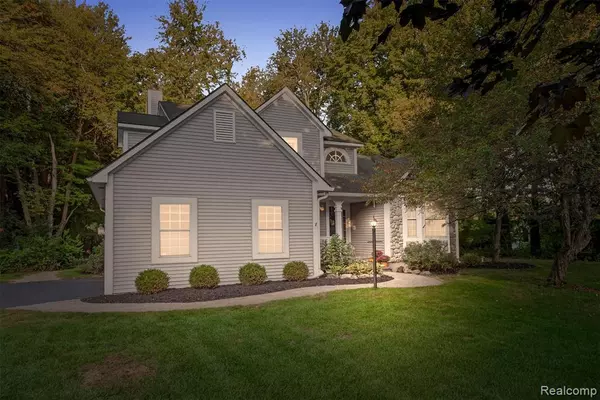 1502 Twin Lakes Boulevard, Oxford Twp, MI 48371