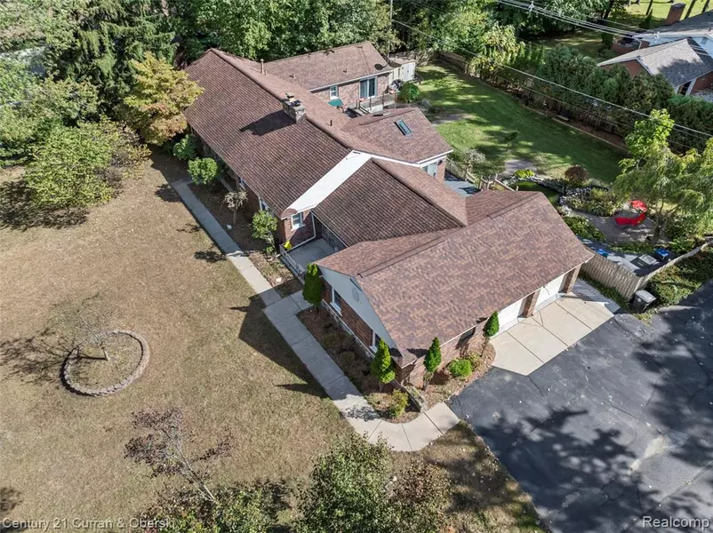 32525 6 Mile Road, Livonia, MI 48152