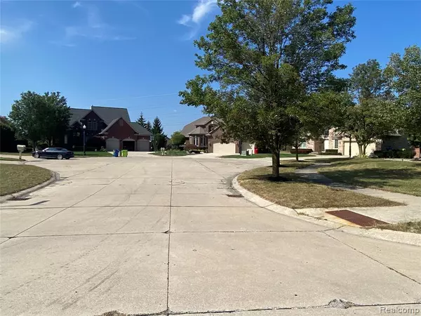 Macomb Twp, MI 48044,21675 Medallion Court