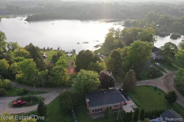 Addison Twp, MI 48367,2728 DEVONSHIRE