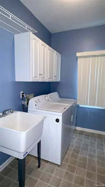 Farmington Hills, MI 48334,29217 Autumn Ridge