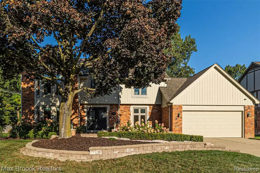 1766 Snowden Circle, Rochester Hills, MI 48306