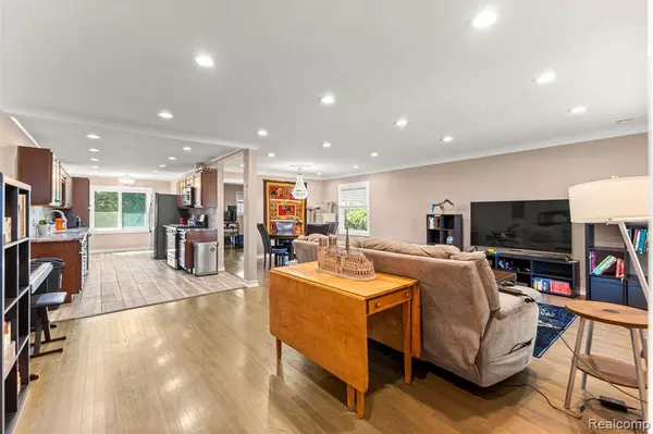 Southfield, MI 48075,17245 Lee Street