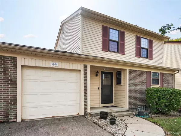 2844 Roundtree Drive, Troy, MI 48083