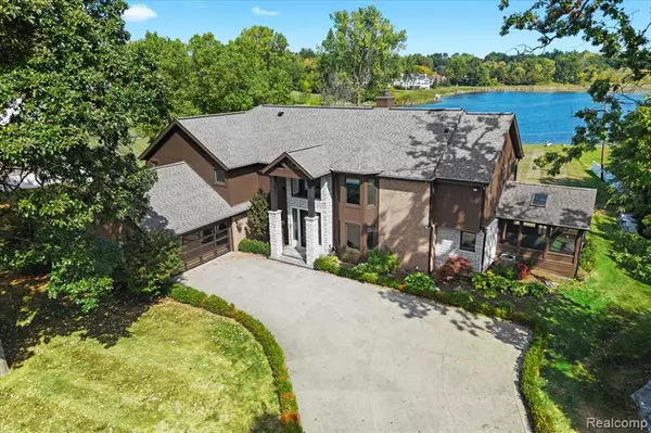 3403 Chickering Lane, Bloomfield Twp, MI 48302