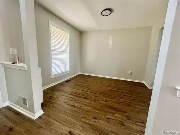 Livonia, MI 48150,11684 ROSELINDA Drive