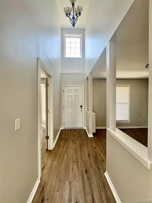 Livonia, MI 48150,11684 ROSELINDA Drive