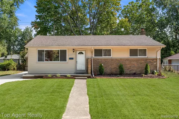 28580 Red Leaf Lane, Southfield, MI 48076