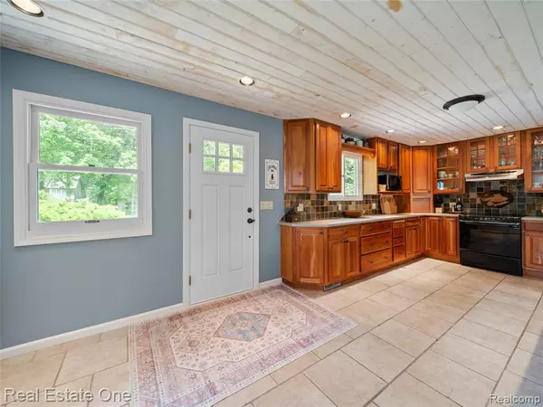 Hamburg Twp, MI 48169,5370 Edgelake Drive