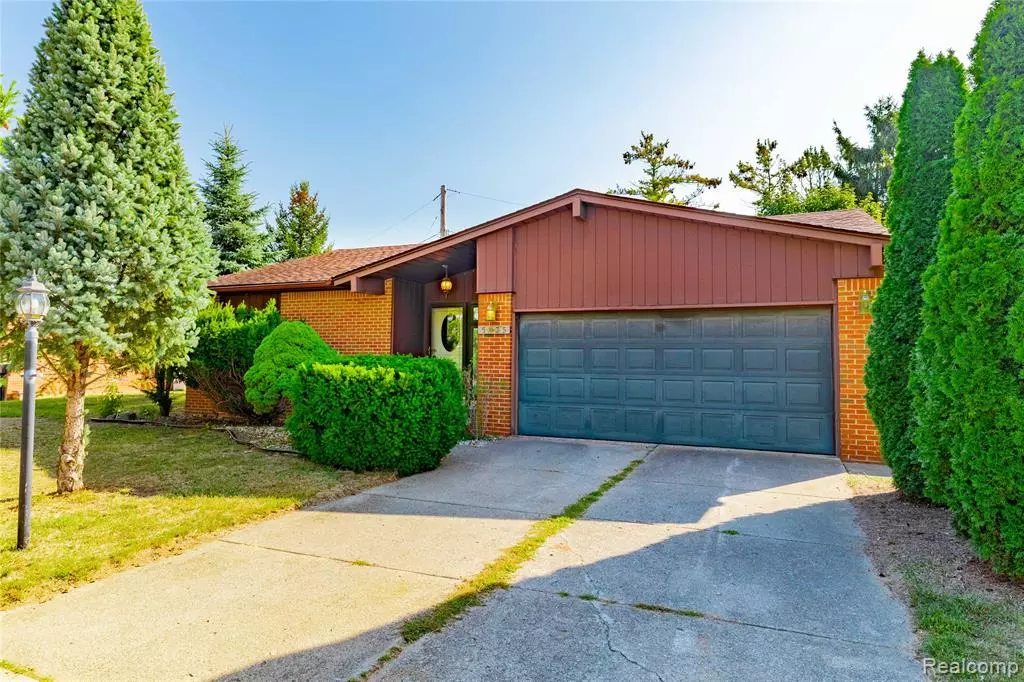 Trenton, MI 48183,5035 Hillcrest Court