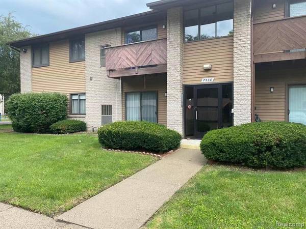 7538 Manor Circle 102, Westland, MI 48185