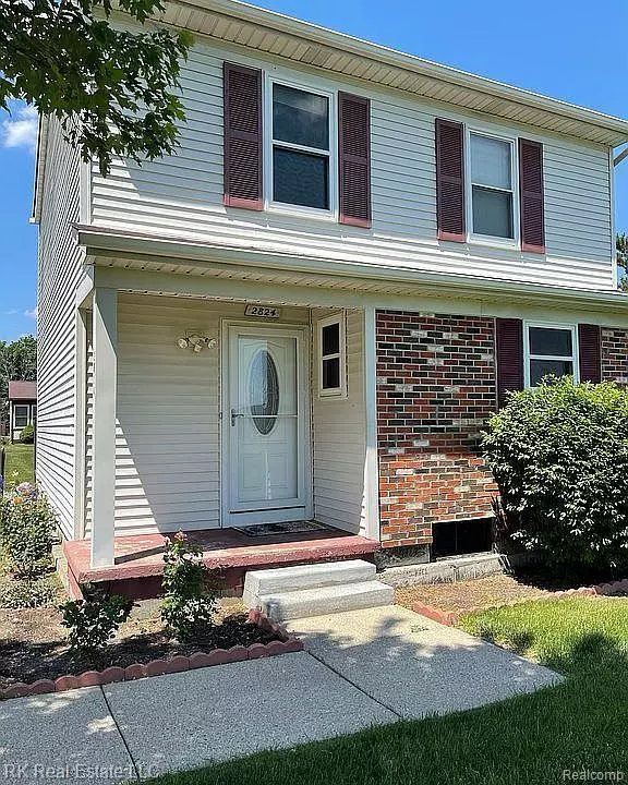 Troy, MI 48083,2824 Roundtree Drive