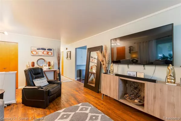 Livonia, MI 48154,31221 Lyndon Street