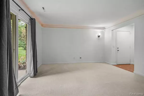 Howell, MI 48843,515 W Highland Road 1