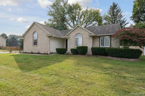 2447 Grove Park Road, Fenton, MI 48430