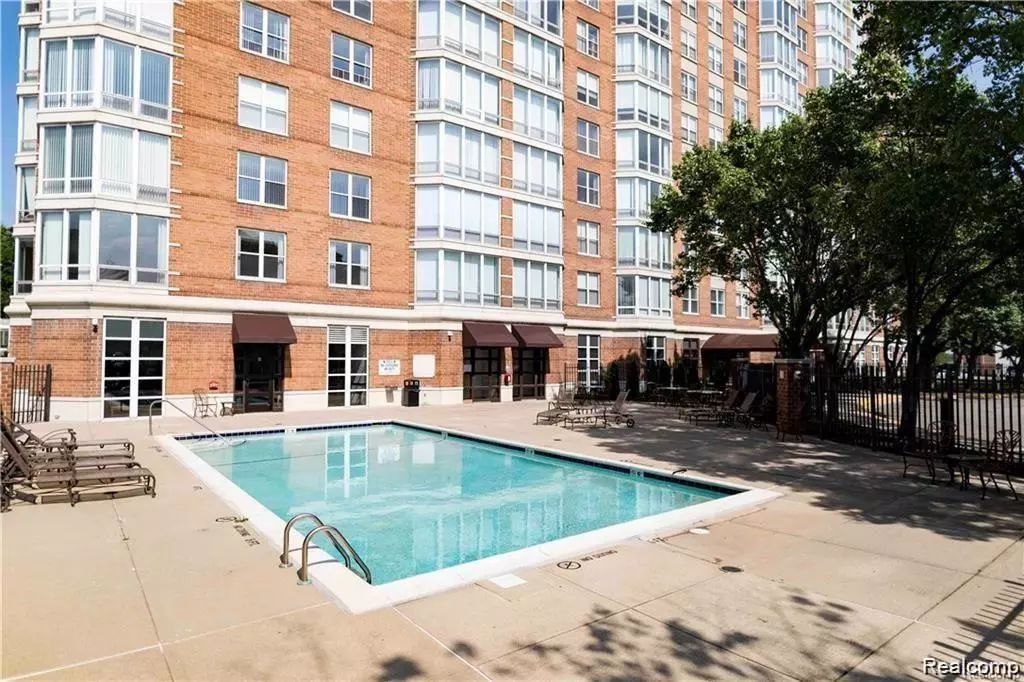 Detroit, MI 48207,250 E HARBORTOWN Drive 1011/1011