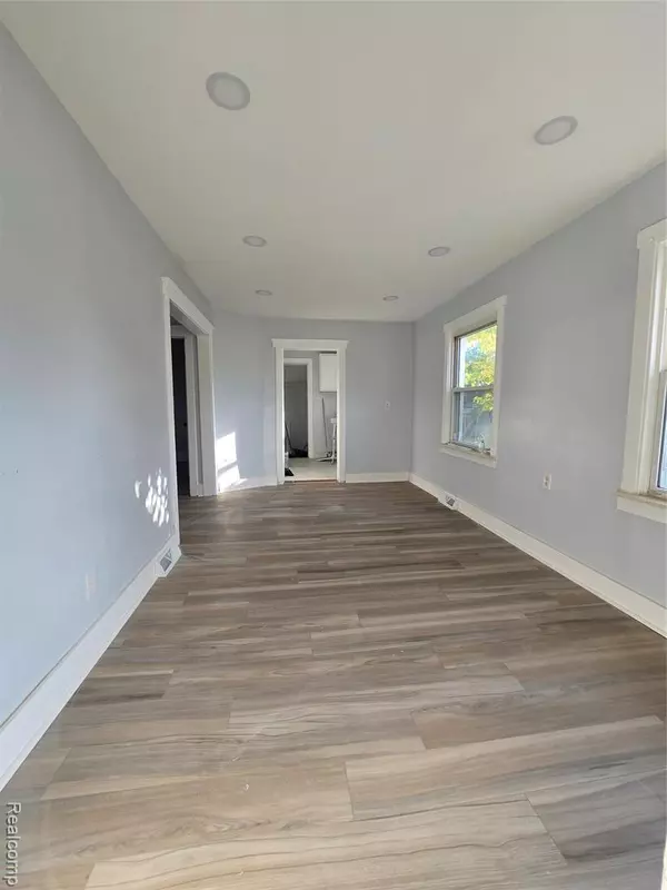 Warren, MI 48089,8276 Orchard Avenue