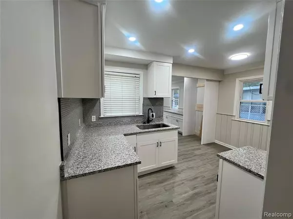 Detroit, MI 48235,19445 Montrose Street