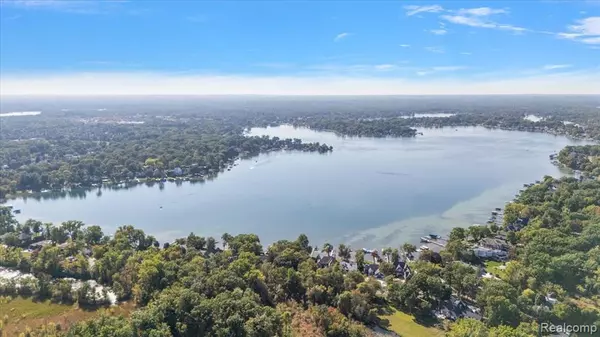 West Bloomfield Twp, MI 48324,2236 Locklin Lane