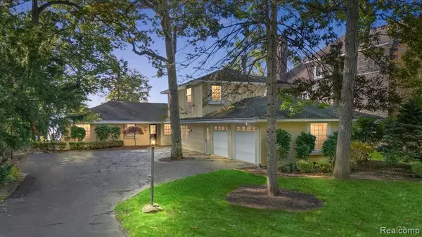 2236 Locklin Lane, West Bloomfield Twp, MI 48324