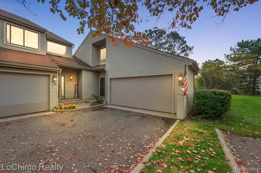 733 Hamilton Court, Rochester Hills, MI 48307