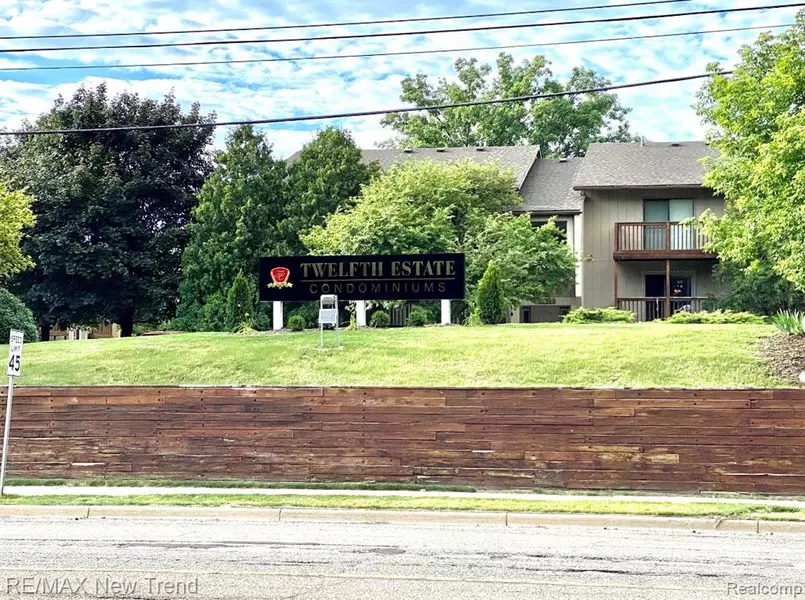 30052 W 12 MILE RD 66, Farmington Hills, MI 48334